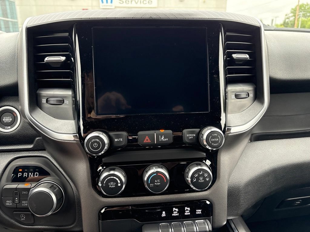 New 2026 RAM 1500 Express AWD/4WD image 17