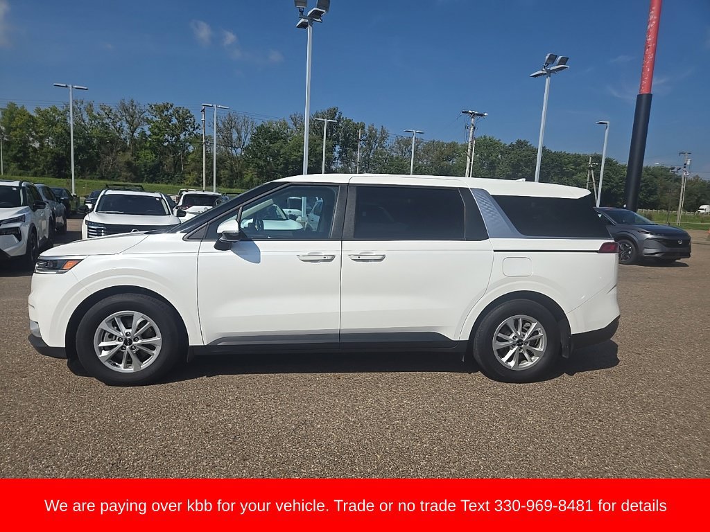 Used 2024 Kia Carnival LX FWD image 5