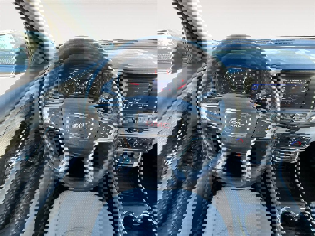 Used 2023 GMC Terrain SLE w/ Driver Convenience Package image 12