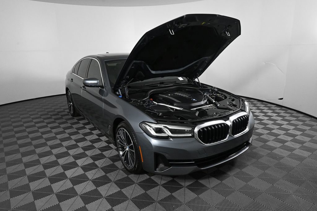 Used 2022 BMW 540i w/ Premium Package image 32
