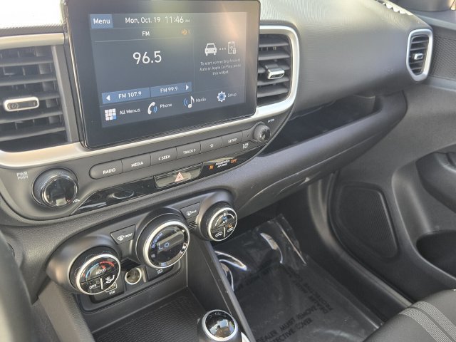 Used 2024 Hyundai Venue SEL FWD image 23