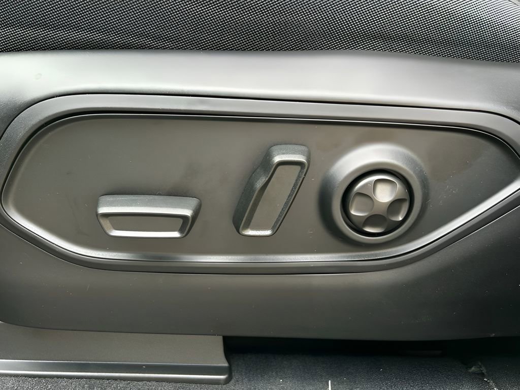 New 2025 Jeep Grand Cherokee L Laredo w/ Luxury Tech Group I image 18