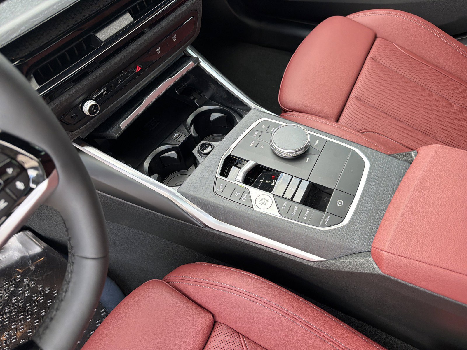New 2026 BMW 330i xDrive Sedan w/ Premium Package AWD/4WD image 21
