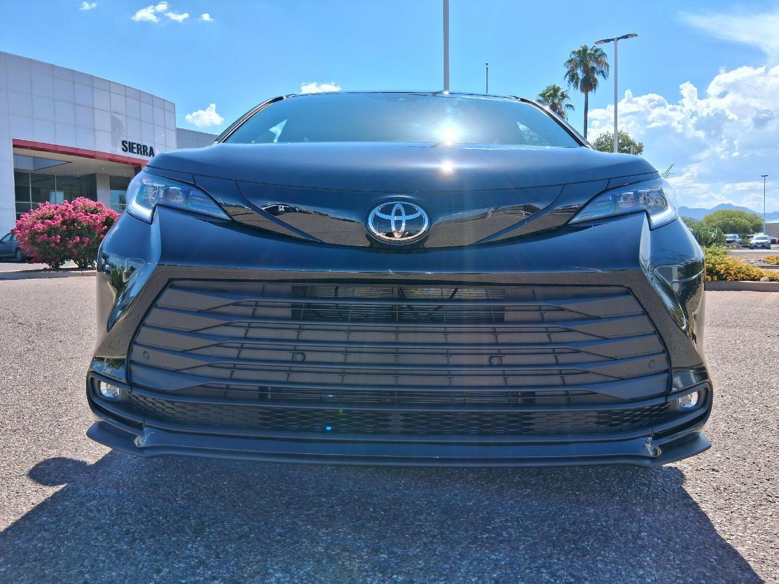 New 2026 Toyota Sienna XLE Woodland Edition AWD/4WD image 9