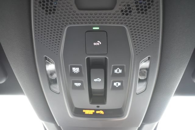 Used 2026 Porsche Cayenne AWD/4WD image 40