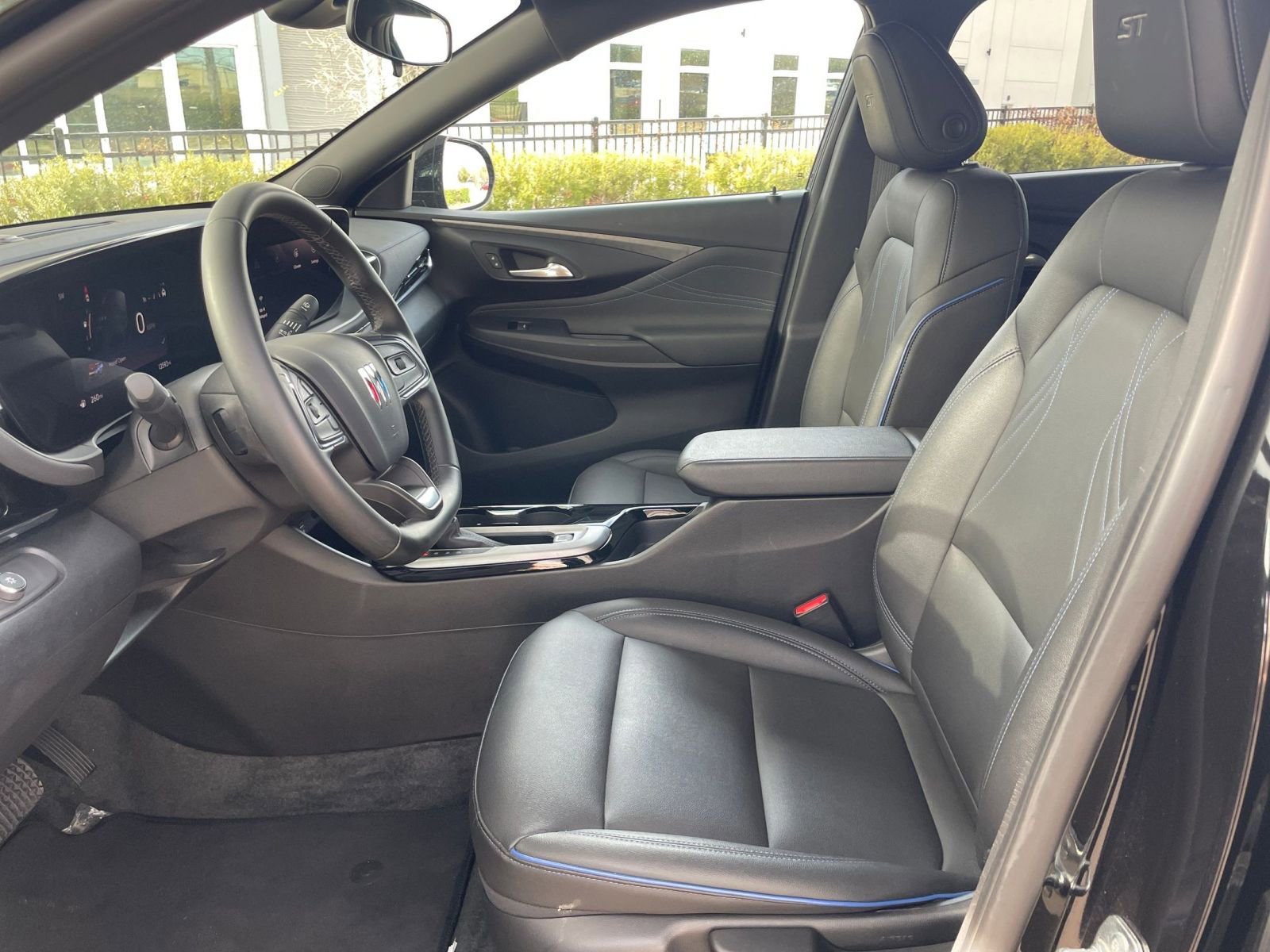 Used 2025 Buick Envista Sport Touring image 27