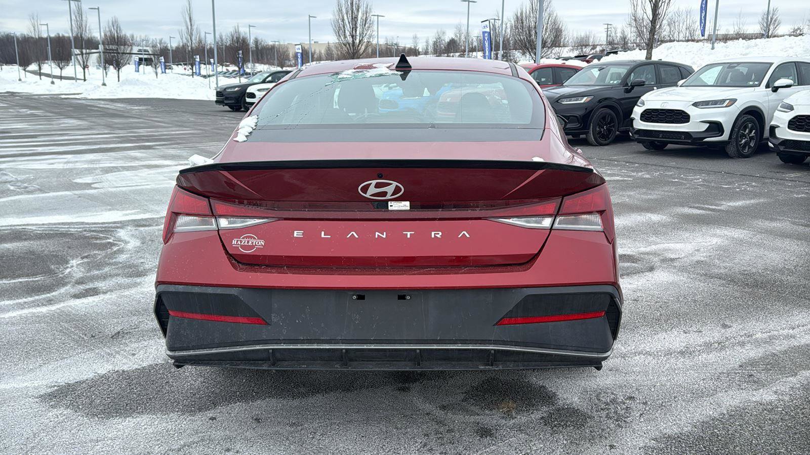 Used 2025 Hyundai Elantra Sport image 7