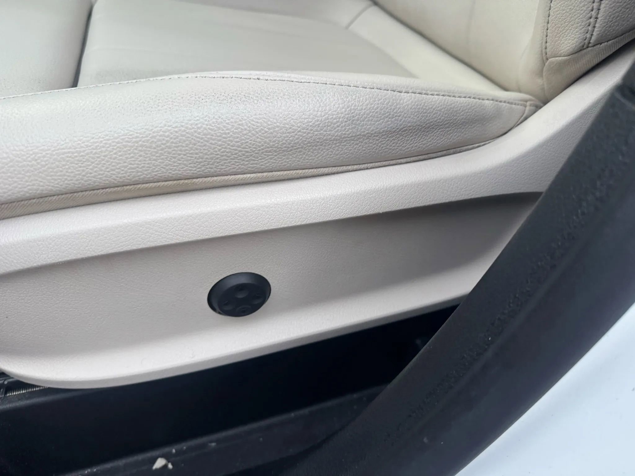 Used 2020 Mercedes-Benz GLB 250 image 13