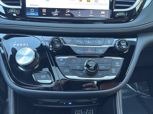 Used 2025 Chrysler Pacifica Pinnacle AWD/4WD image 23