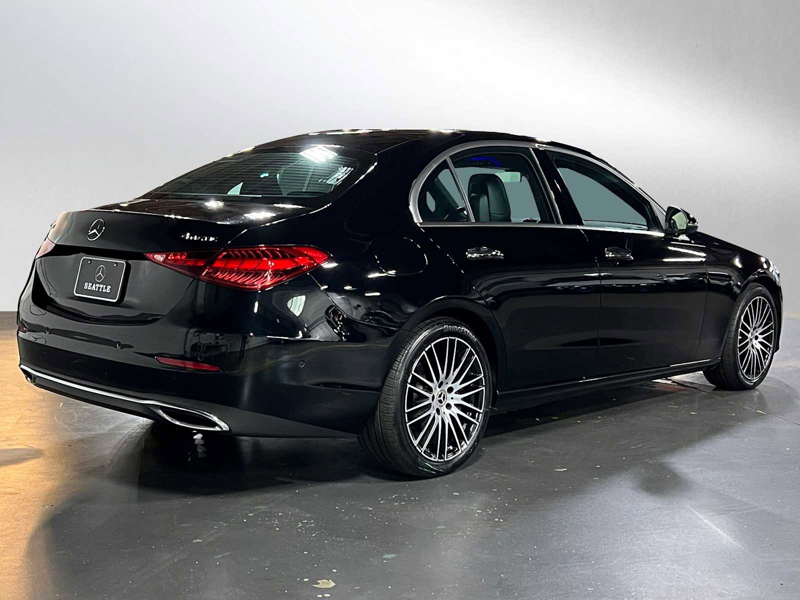 Used 2024 Mercedes-Benz C 300 4MATIC Sedan image 7