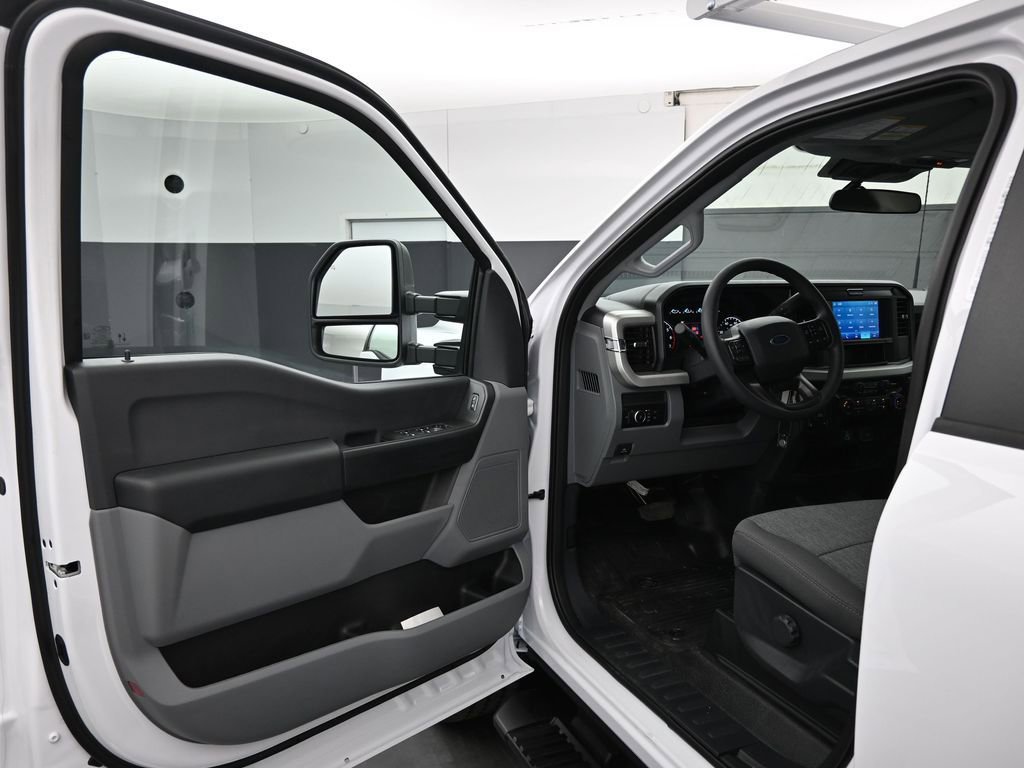 New 2026 Ford F350 XL w/ FX4 Off-Road Package AWD/4WD image 8