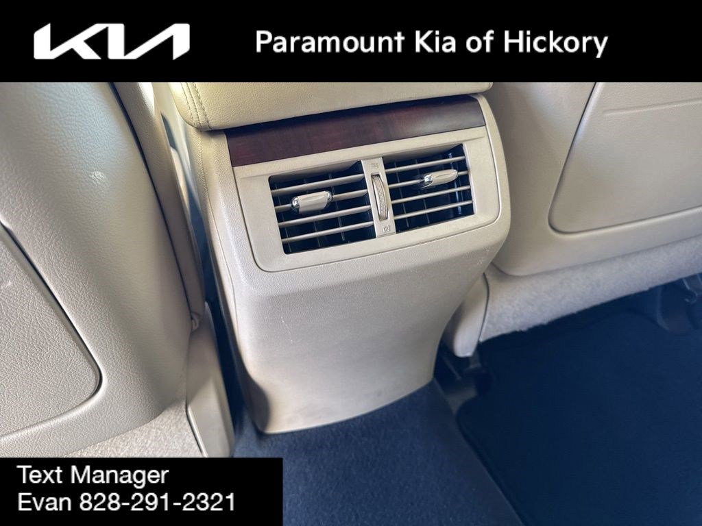 Used 2011 Toyota Venza AWD image 15