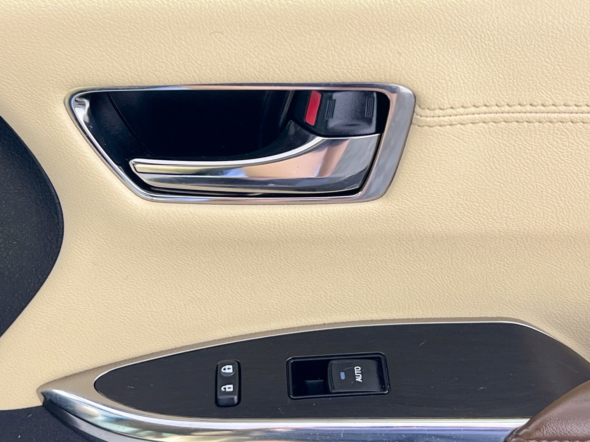 Used 2018 Toyota Avalon XLE Premium image 32