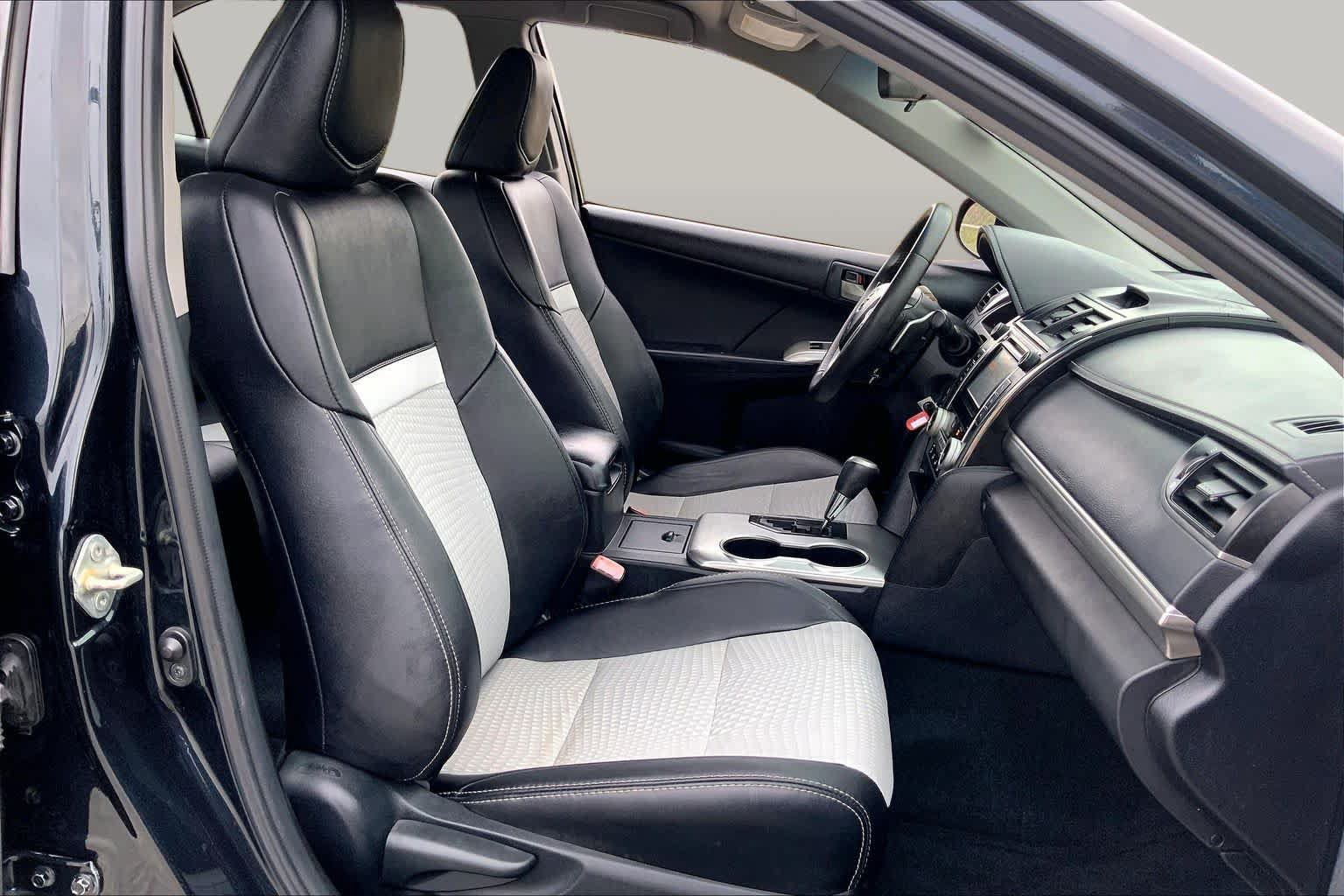 Used 2012 Toyota Camry SE FWD image 9