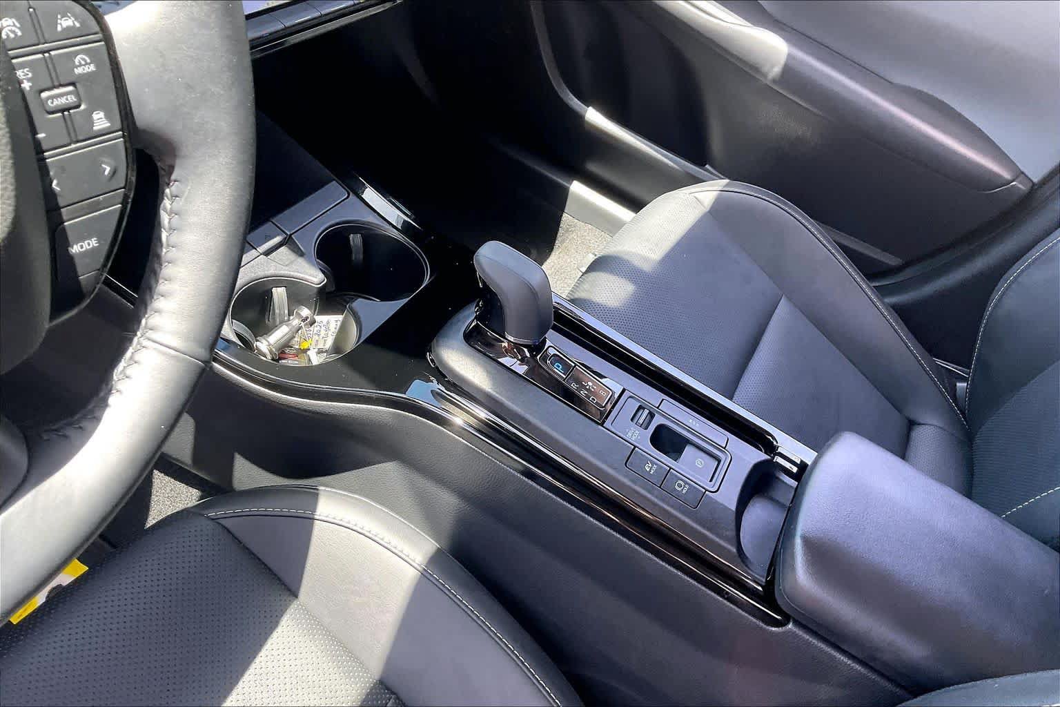 Used 2024 Toyota Prius XLE FWD image 15