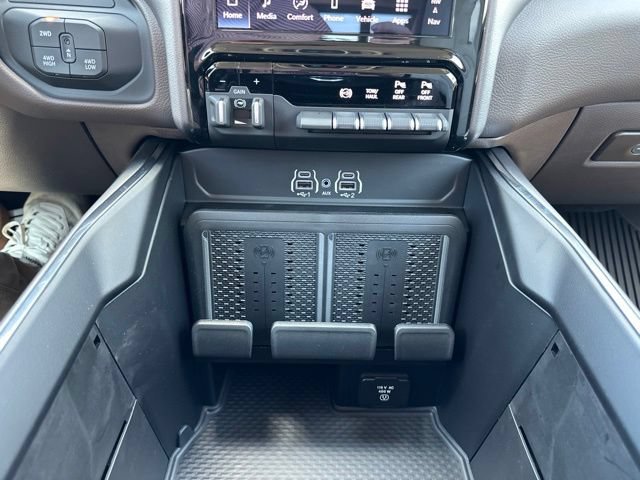 New 2027 RAM 3500 Laramie AWD/4WD image 19