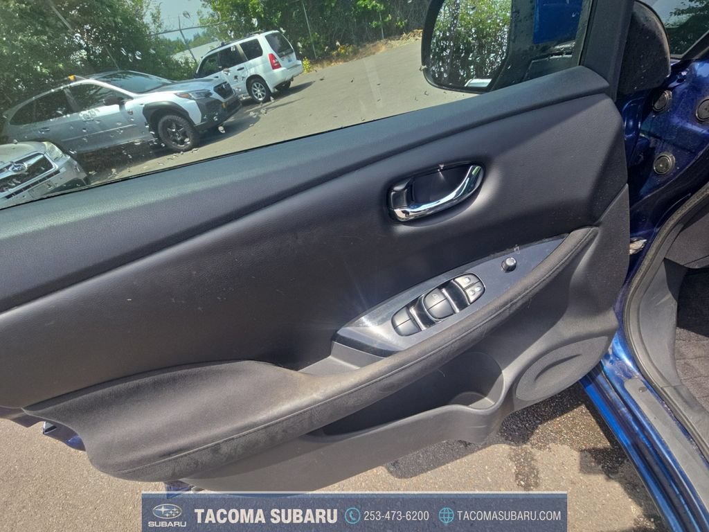 Used 2016 Nissan Leaf SV FWD image 11