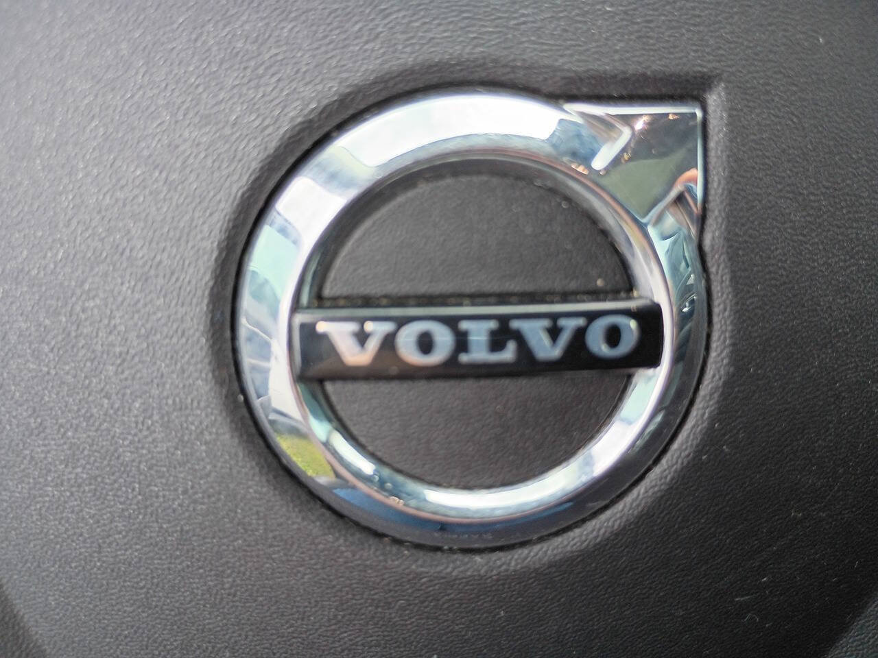 Used 2017 Volvo XC90 T6 Momentum w/ Vision Package AWD/4WD image 21