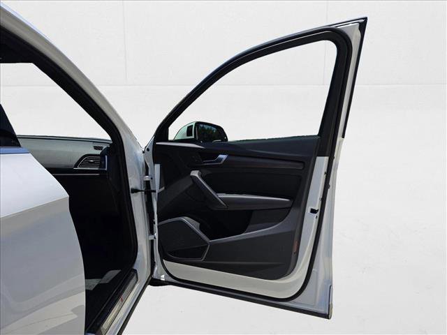 New 2025 Audi Q5 2.0T Premium image 11