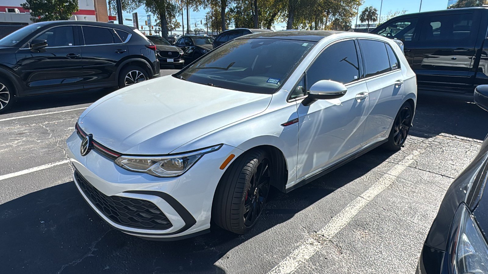 Used 2022 Volkswagen GTI SE image 3