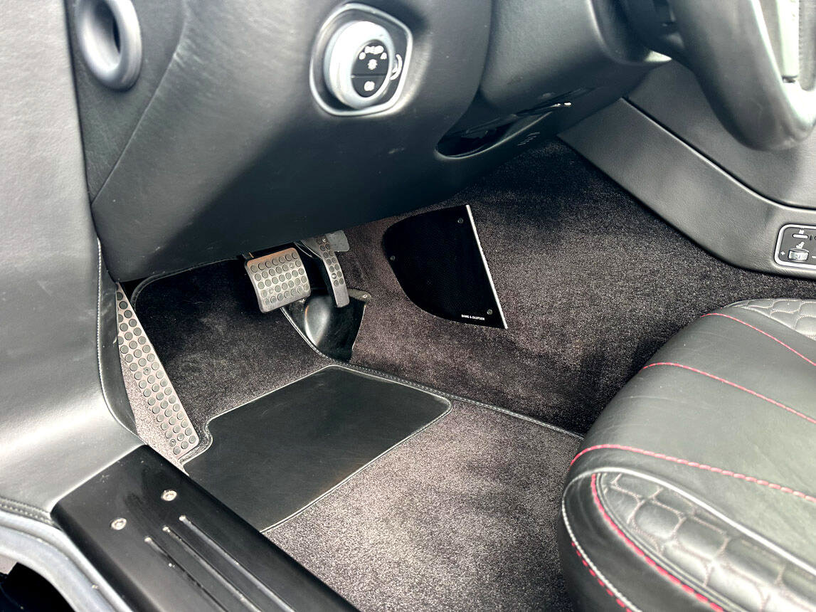 Used 2016 Aston Martin Vanquish Coupe image 20