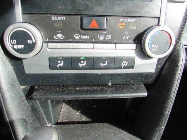 Used 2014 Toyota Camry SE image 19