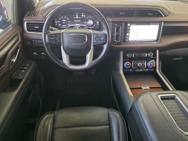 Used 2022 GMC Yukon XL Denali RWD image 11