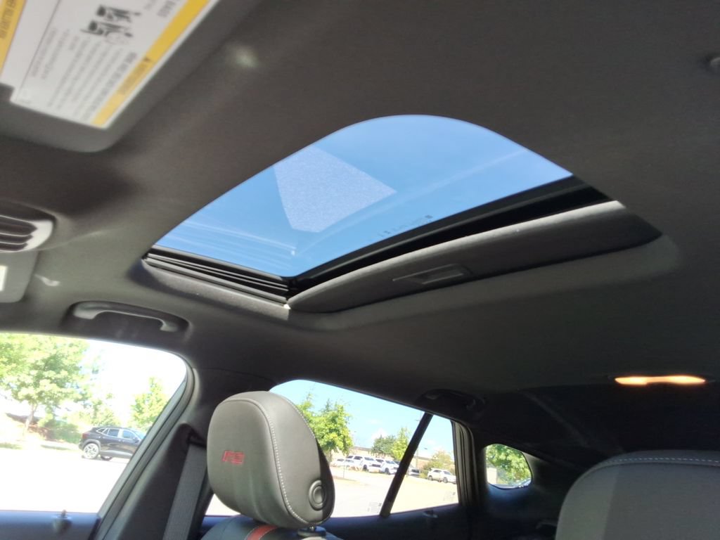 New 2026 Chevrolet Trax RS w/ Sunroof Package FWD image 23