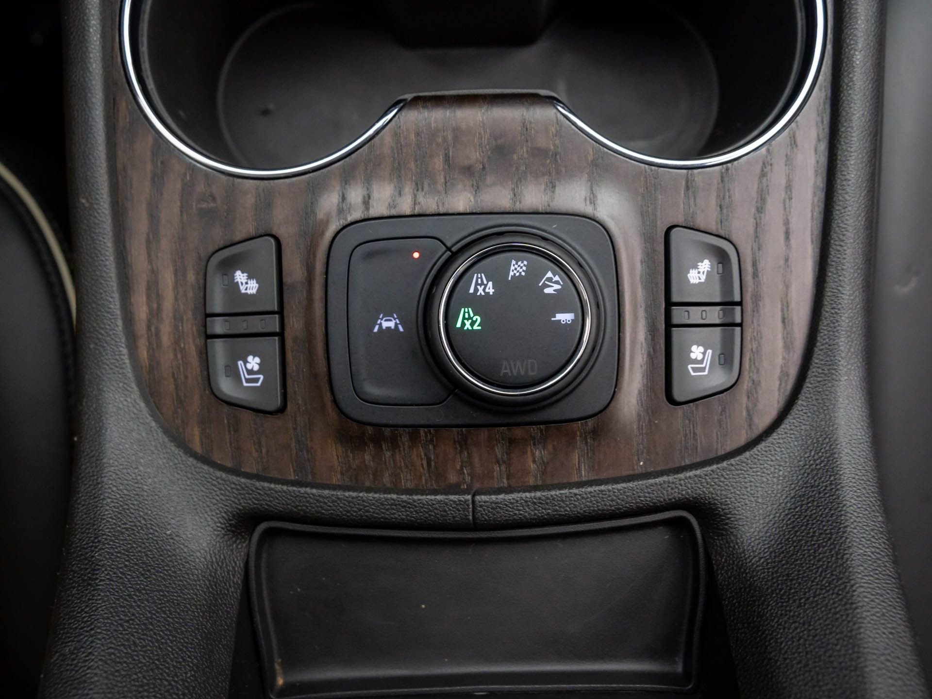 Used 2023 GMC Acadia Denali w/ Black Diamond Edition image 22