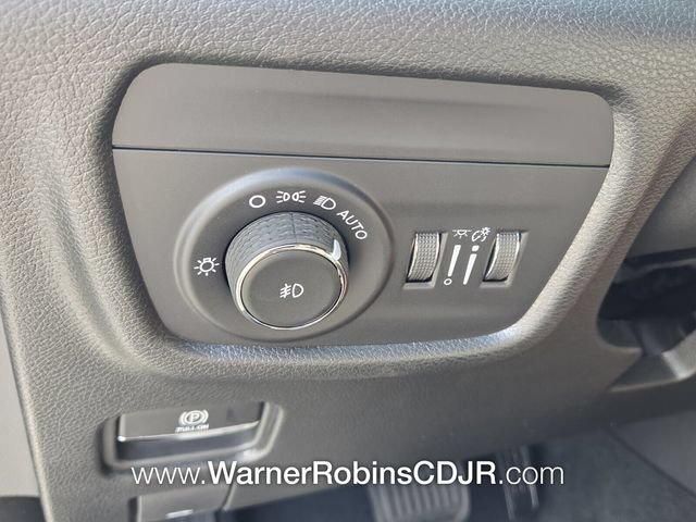 New 2026 Jeep Grand Cherokee L Limited w/ Limited Altitude Package RWD image 28