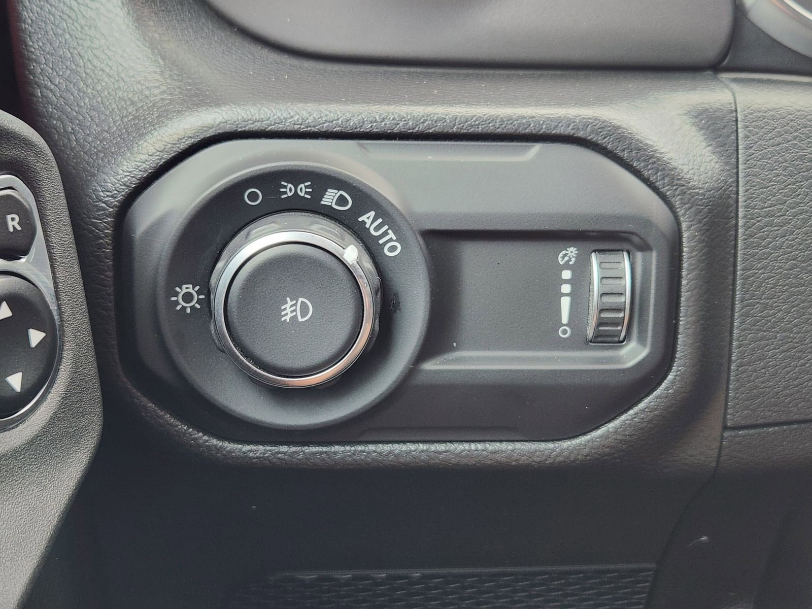 Used 2023 Jeep Wrangler Sport AWD/4WD image 30