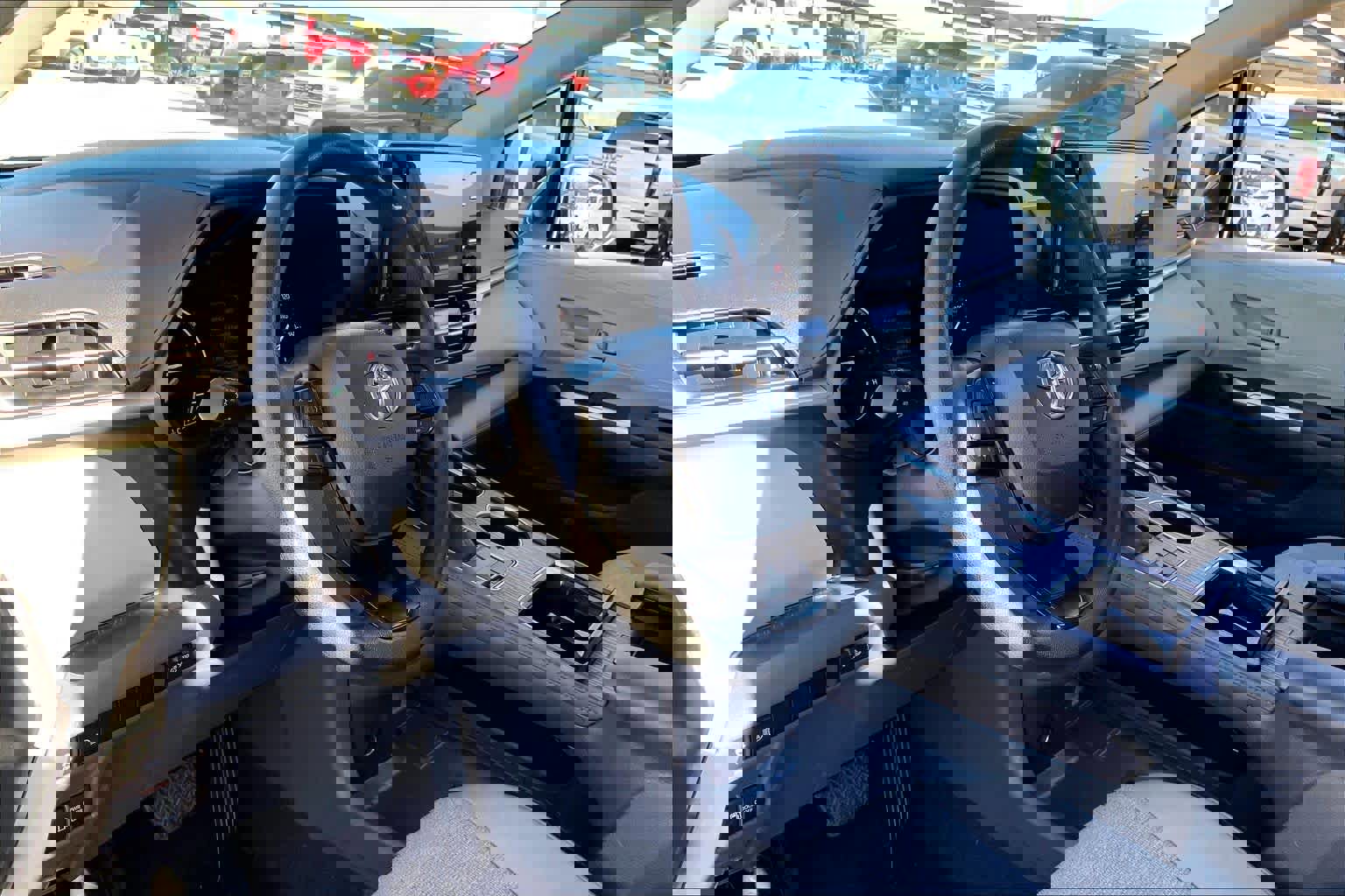 Used 2024 Toyota Sienna LE image 17