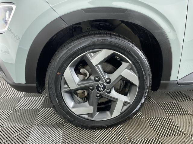 Used 2025 Hyundai Venue SEL FWD image 16