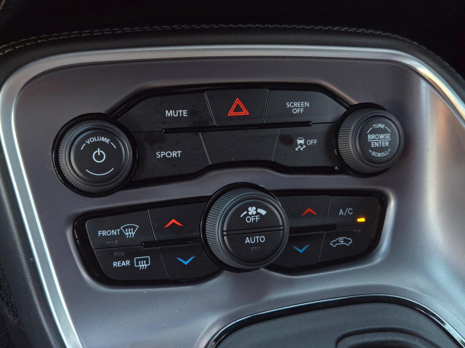 Used 2019 Dodge Challenger SXT w/ Blacktop Package RWD image 19