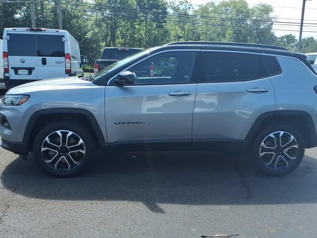 Certified 2023 Jeep Compass Limited w/ Sun and Sound Group AWD/4WD image 9