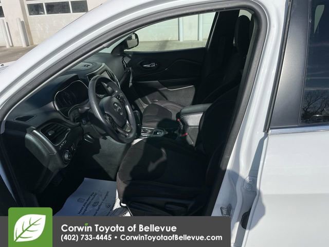 Used 2019 Jeep Cherokee Latitude w/ Popular Appearance Group image 12