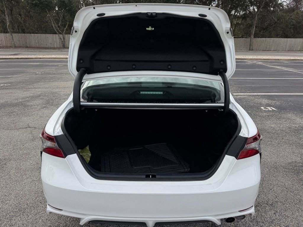 Used 2024 Toyota Camry SE image 15