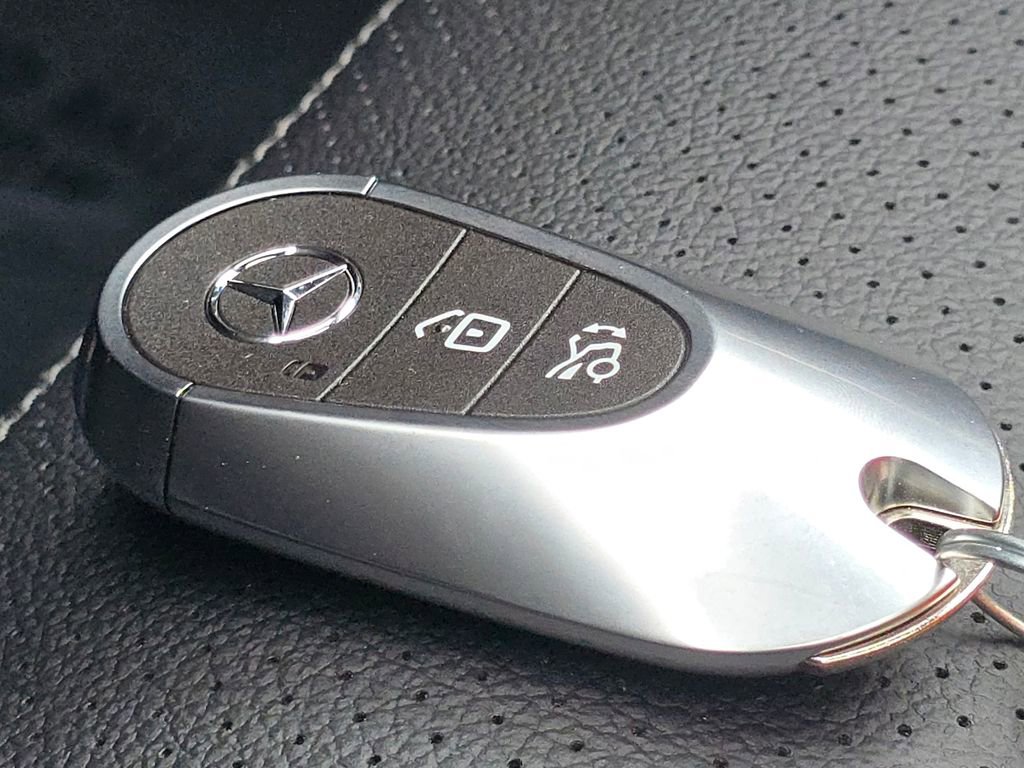 New 2026 Mercedes-Benz GLC 300 4MATIC image 37