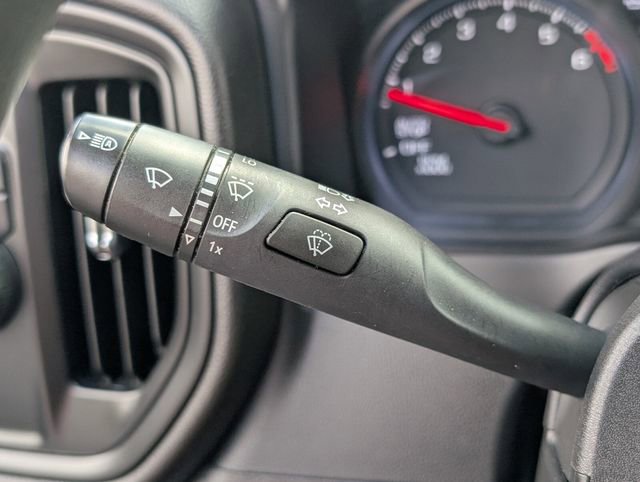 Used 2023 Chevrolet Silverado 1500 Custom image 32