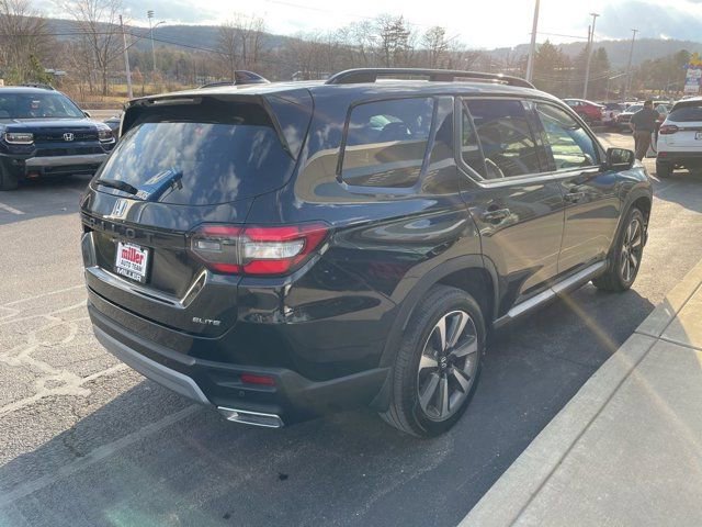 Used 2023 Honda Pilot Elite image 4