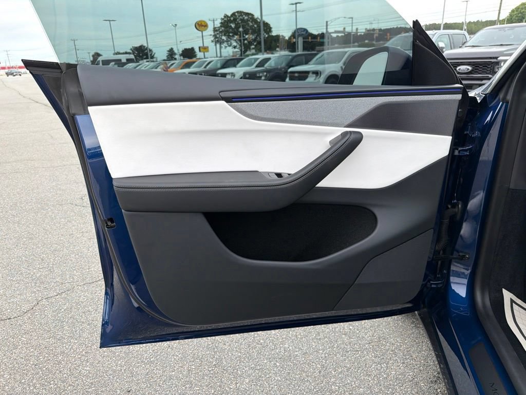 Used 2026 Tesla Model Y Long Range RWD image 13