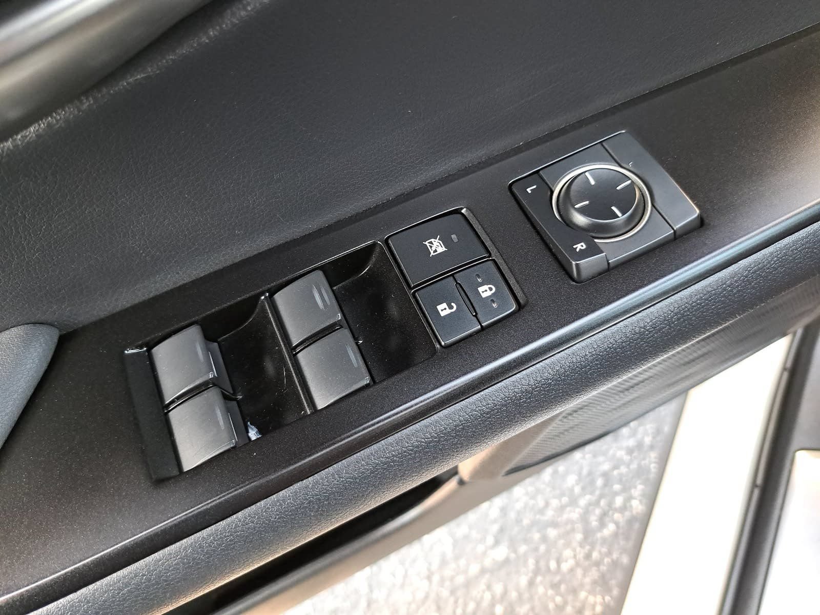 Used 2020 Lexus UX 200 w/ Premium Package FWD image 30