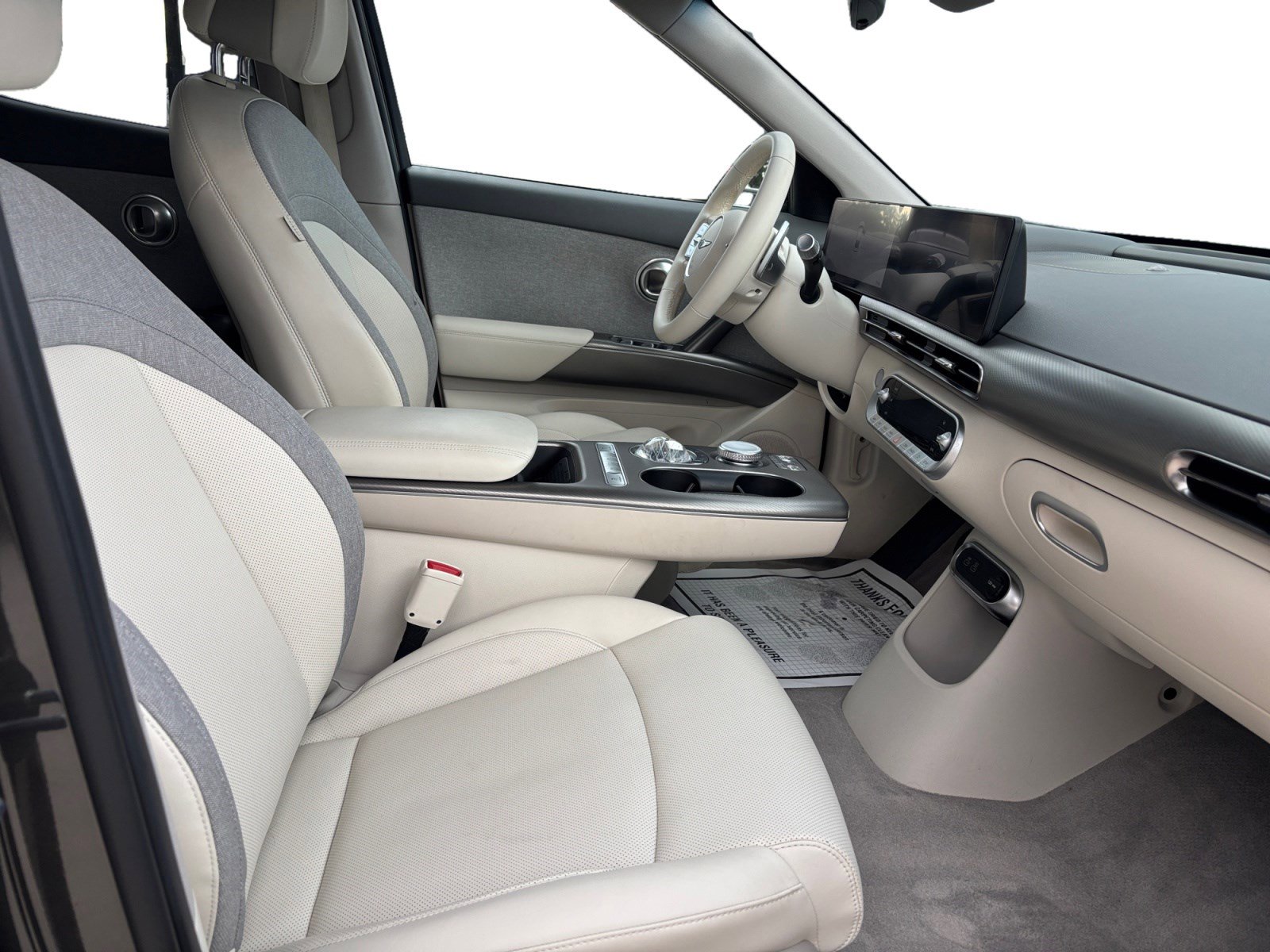 Used 2024 Genesis GV60 RWD image 15