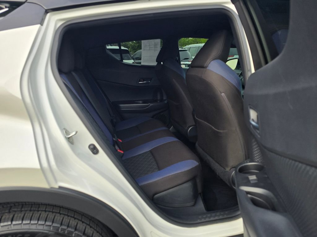 Used 2020 Toyota C-HR XLE FWD image 30