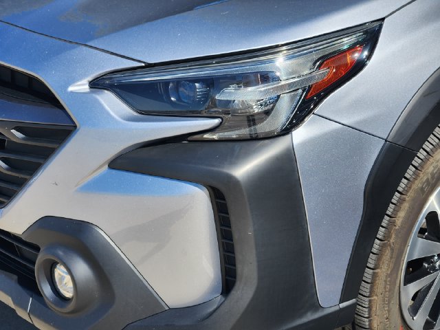 Used 2023 Subaru Outback Premium AWD/4WD image 9