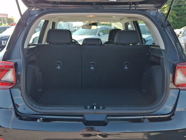 Certified 2025 Hyundai Venue SEL FWD image 28