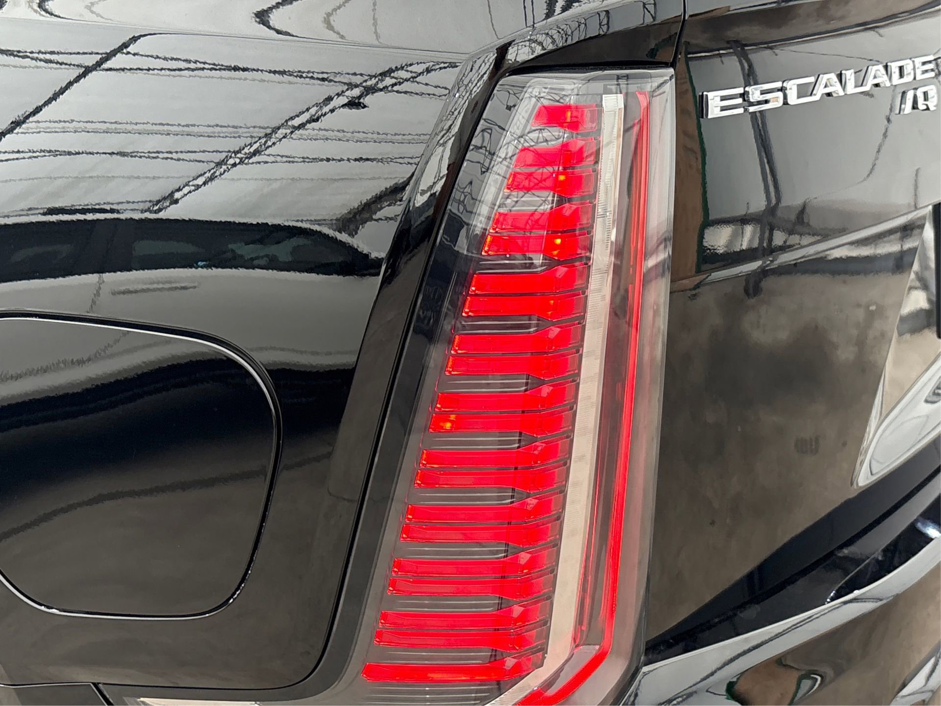 New 2025 Cadillac Escalade IQ Luxury 2 w/ LPO, Radiant Package image 15