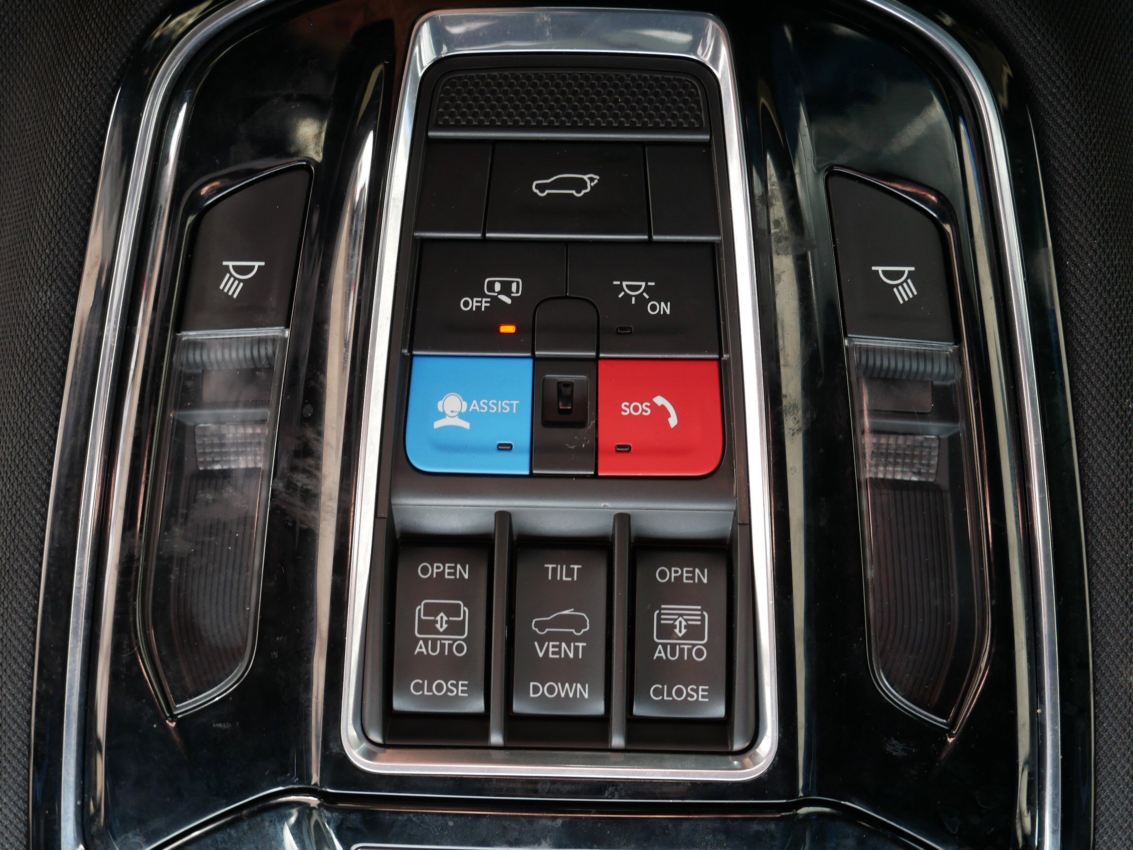 Used 2024 Jeep Grand Cherokee L Overland w/ Advanced Protech Group III AWD/4WD image 34