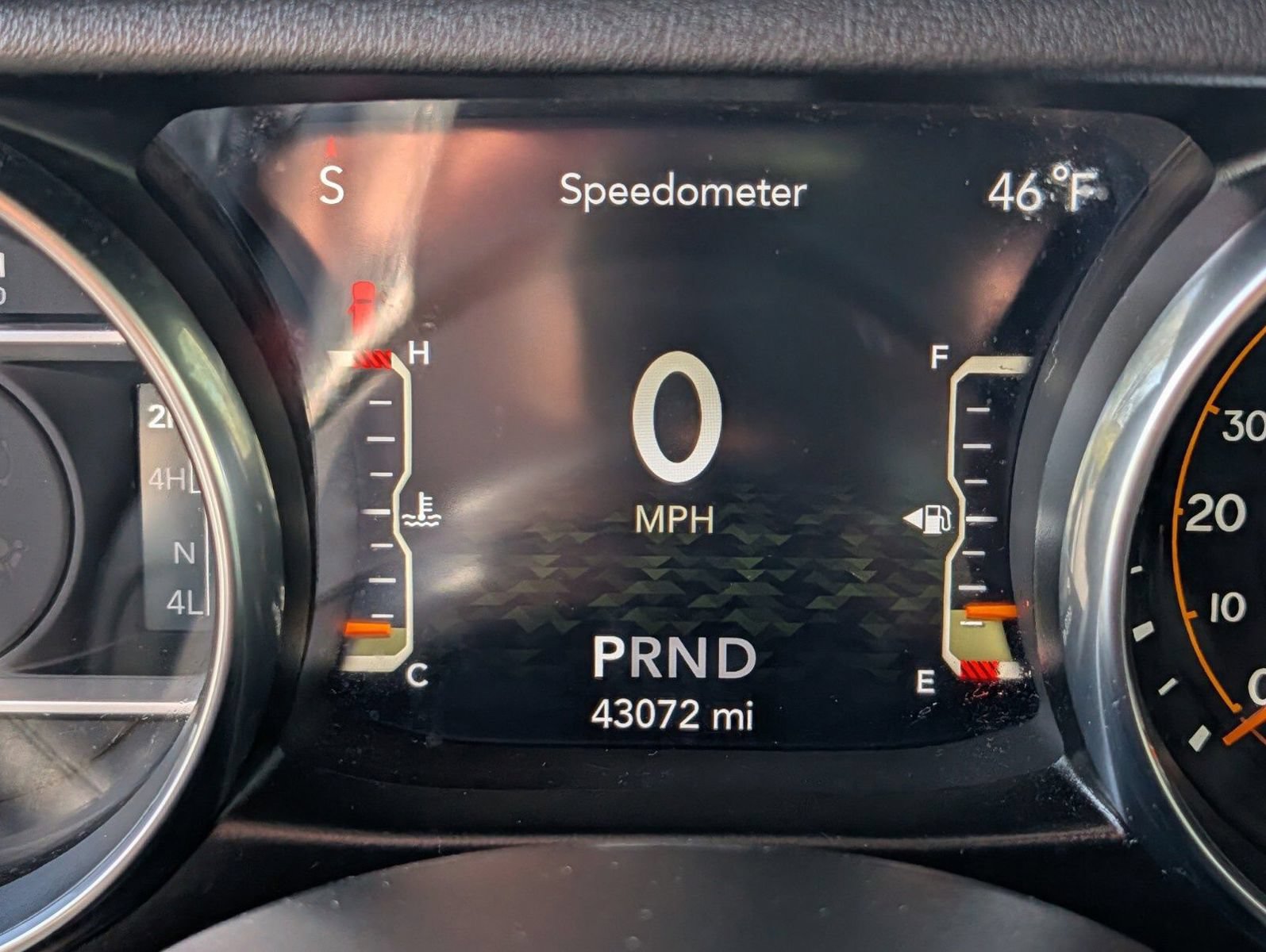 Used 2022 Jeep Wrangler Unlimited Sahara w/ Cold Weather Group AWD/4WD image 30