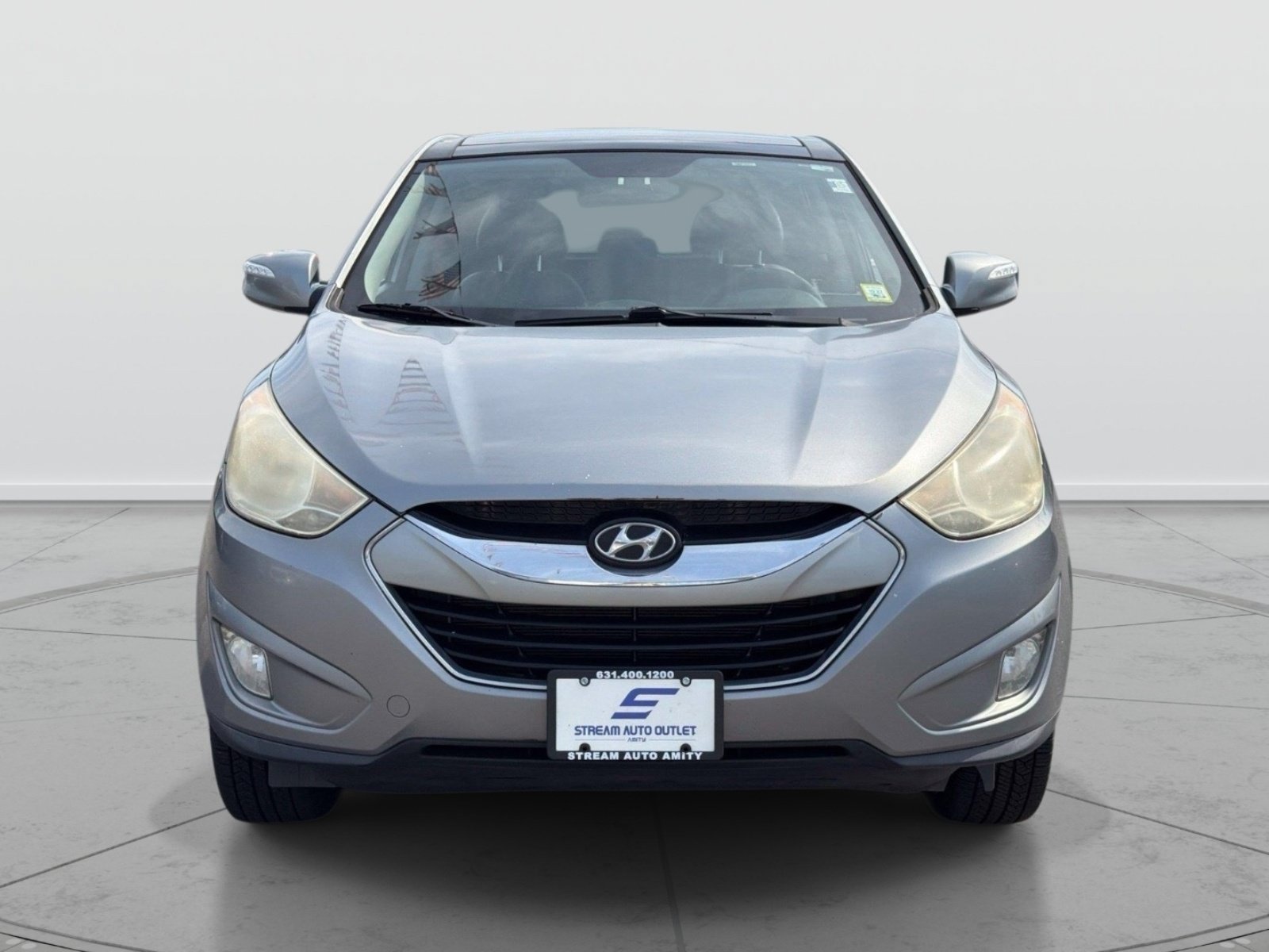 Used 2010 Hyundai Tucson Limited w/ Premium Pkg 4 FWD image 2